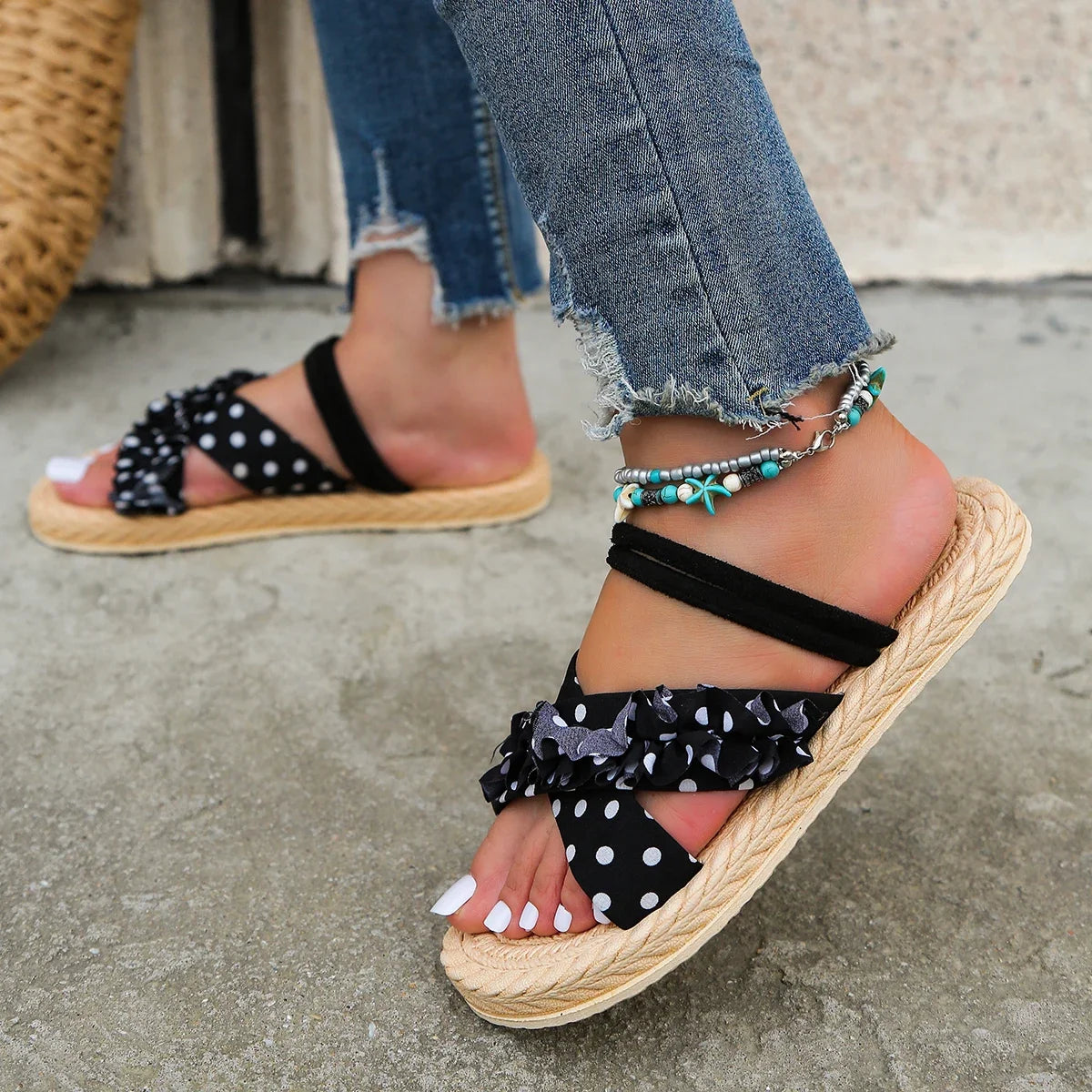 Non Slip and Wear-Resistant Lace Strap Flat Heel Sandals